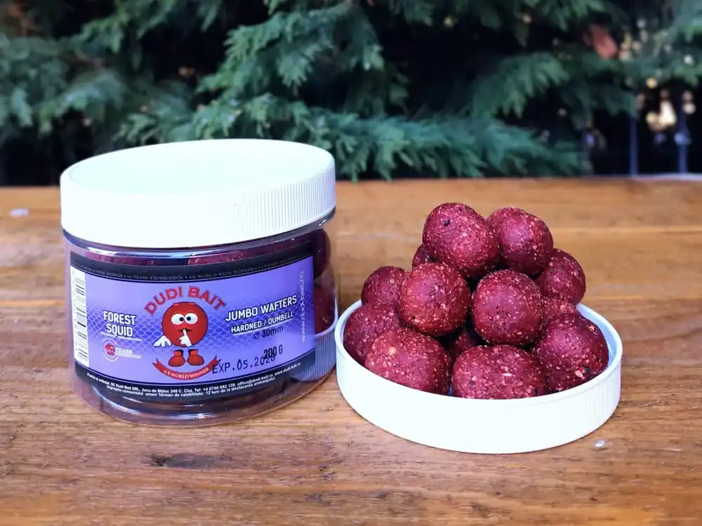 DUDI BAITS Forest & Squid Csalizó Jumbo Wafter – 200g 30mm - Koopje