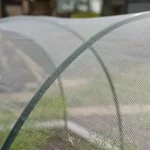 Finale Uitverkoop rovar elleni védőháló zöldségeskertekhez 2x5 m 1x1 mm 38g m2